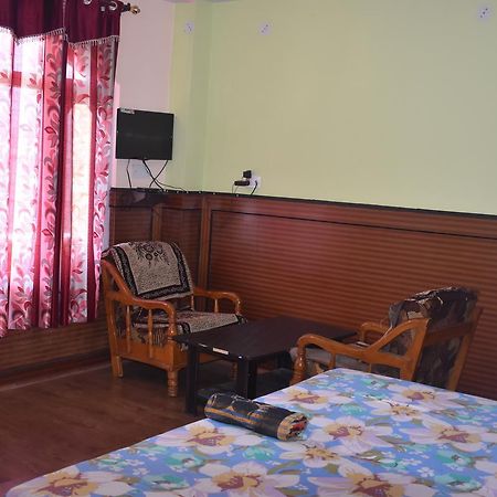 Hotel Snow Flake Rāmpur Exterior foto